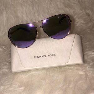 Like New MK Chelsea Sunglasses w Case